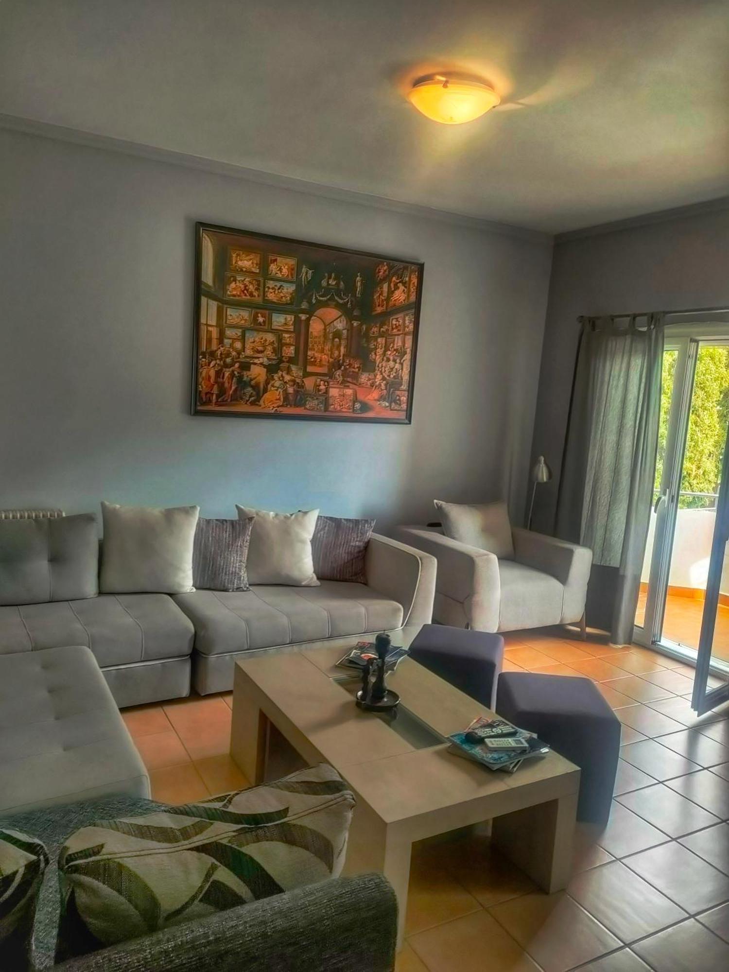 Home4U, Just 7Km From Airport Markópoulon Exterior foto